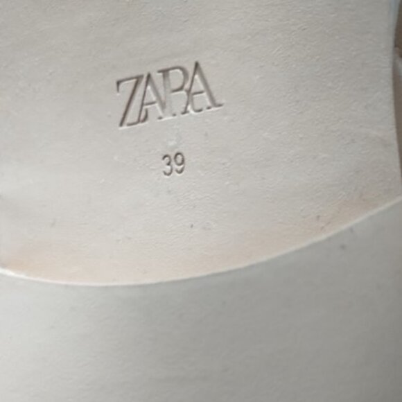 ZARA Quilted Leather Loafers with Metal Buckle - Picture 5 of 12